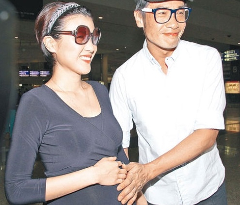 Vo Tran Hao gap tai nan o to khi dang mang bau hinh anh