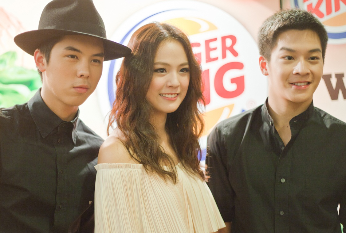 Dan sao tre 'Tuoi noi loan' gay sot o trung tam Bangkok hinh anh