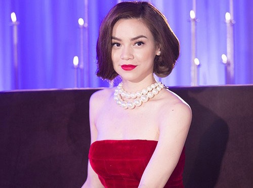 2 kieu vong 'gay sot' trong showbiz hinh anh