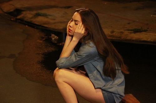 Ho Ngoc Ha gap cuop giua ban ngay hinh anh