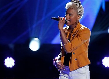 Ba me don than ‘gay bao’ khi cover hit cua Rihanna hinh anh