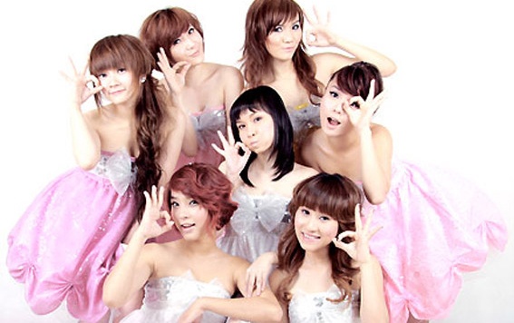 Girlband Viet chat vat gay dung ten tuoi thoi thoai trao hinh anh