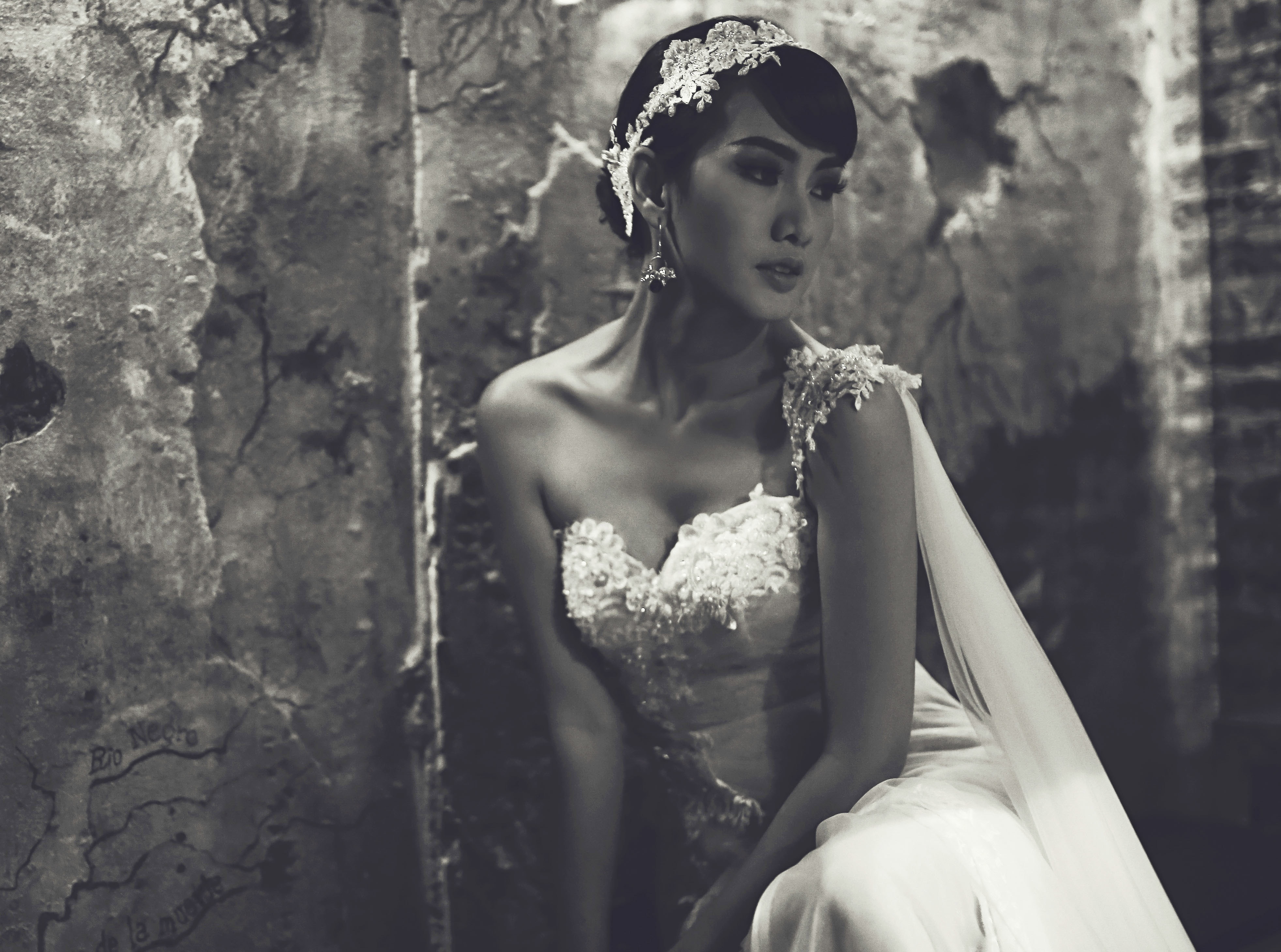 Anh Thu lam co dau u buon hinh anh