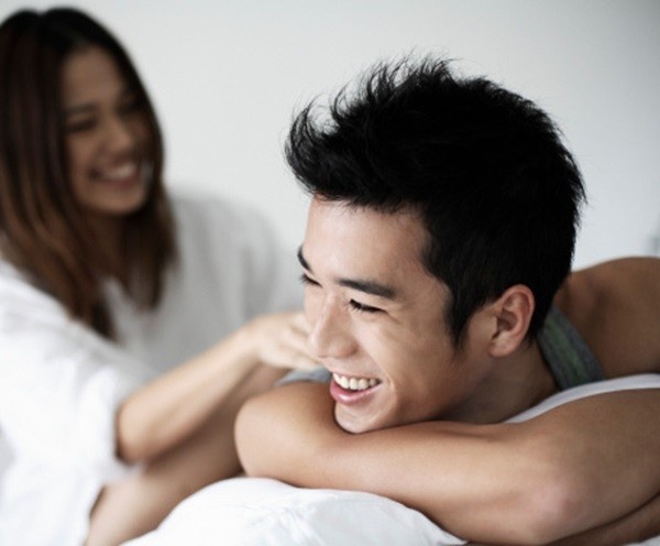 Dan ong cang toi, phu nu cang thich hinh anh