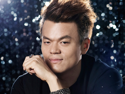 Ong chu JYP bi mat cuoi vo hinh anh