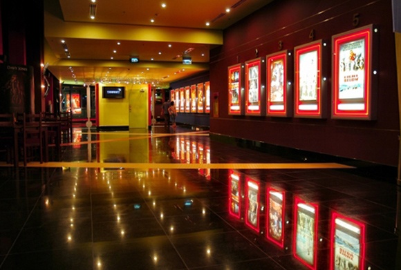 Dong cua tat ca rap chieu phim trong 2 ngay Quoc tang hinh anh