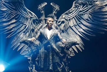 Junsu khuay dong san khau Nhat Ban hinh anh