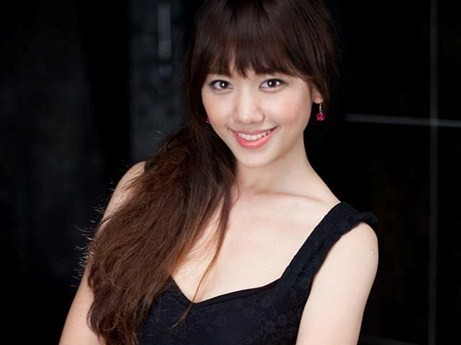 Hot girl ban gai Tien Dat: 'Me che toi xau hon gai Viet' hinh anh