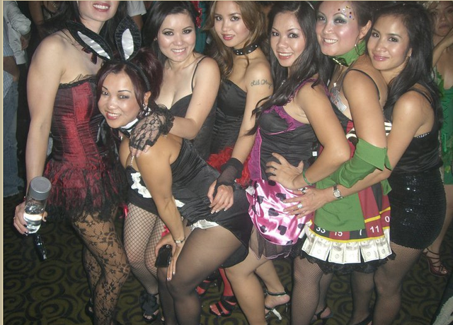 Anh an choi cua vo Dan Truong gay xon xao hinh anh