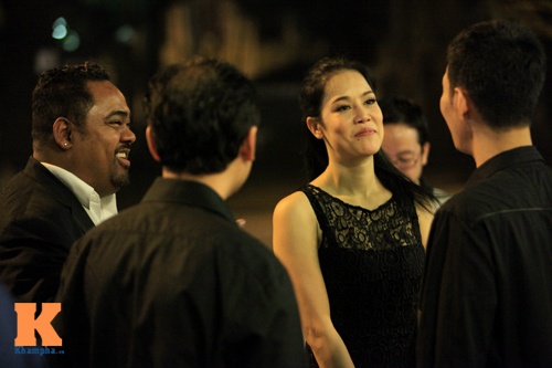 Vo chong Thu Phuong 'nhau dem' Ha Noi hinh anh