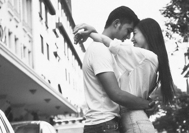 Ngo Thanh Van tinh tu voi 'nguoi tinh' tren pho hinh anh