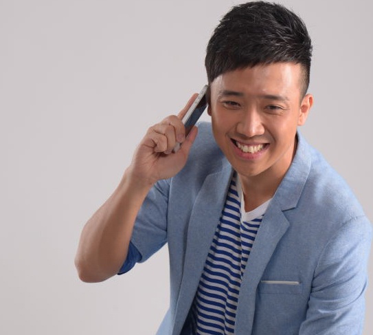 Fan to mo hoi kho Tran Thanh bang tin nhan thoai hinh anh