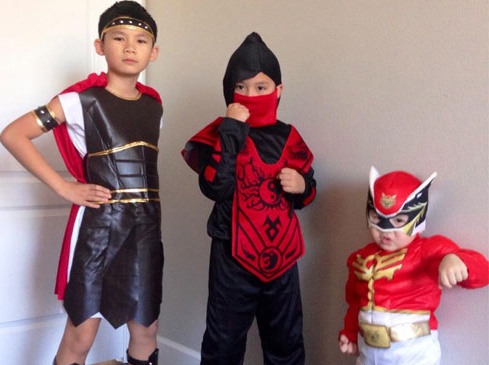 Con trai Bang Kieu ngo nghinh don Halloween hinh anh