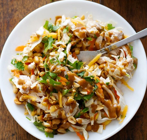 Salad ga xe phay kieu Thai de lam lai tuyet ngon hinh anh