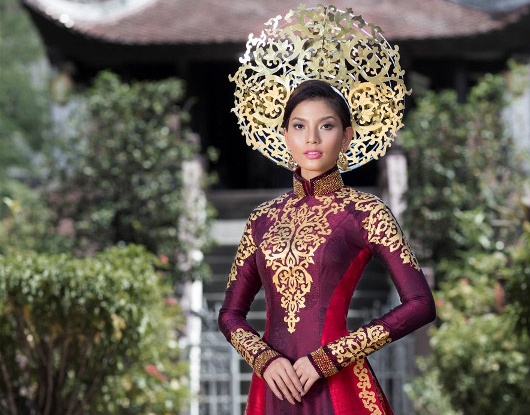 Lo dien quoc phuc cua Truong Thi May tai Miss Universe hinh anh