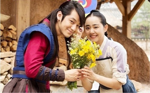 5 bi mat ve moi tinh Kim Bum - Moon Geun Young hinh anh
