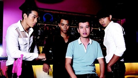 Bau show tiet lo soc ve chuyen doi chac tinh tien showbiz hinh anh