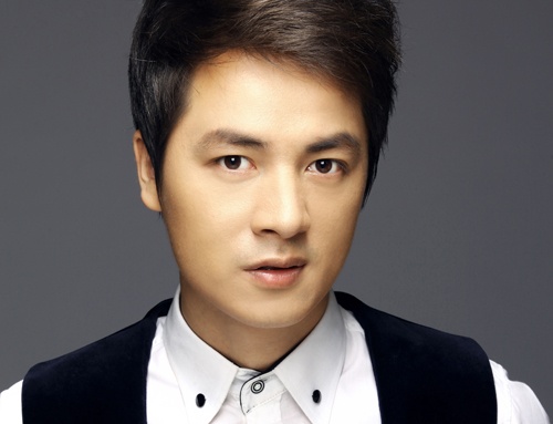 Dang Khoi tai xuat san khau ngay sau dam cuoi hinh anh