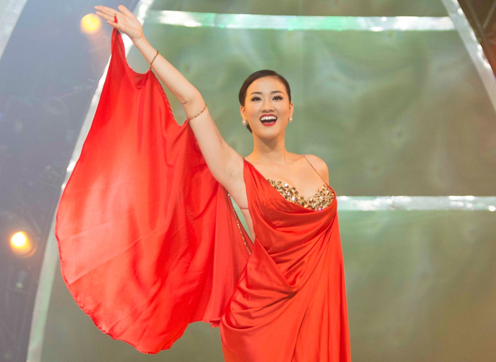 Maya goi cam tu tham do den san khau nhay hinh anh