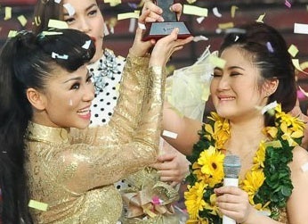 Huong Tram to cao Thu Minh, 'nhan qua' cho su bat cong hinh anh