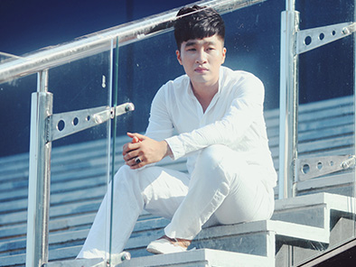 'Chang trai hat tai le cuoi nguoi yeu cu' bat ngo lam ca si hinh anh