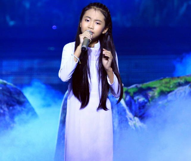 Phuong My Chi chay show Tet o Nga hinh anh