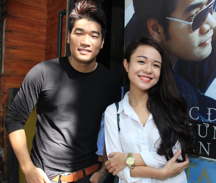 Thai Trinh gay nhom trong den chuc mung Ta Quang Thang hinh anh