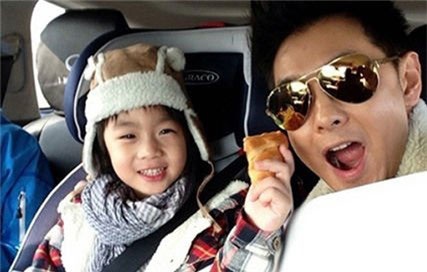 Soi do hang hieu nhoc ty 'Bo oi minh di dau the?