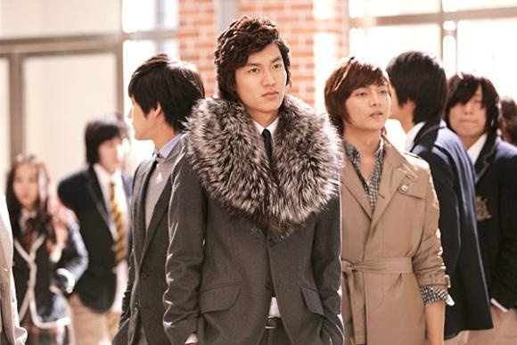 Diem danh cac bo trang phuc 'kinh dien' nhat phim Han hinh anh