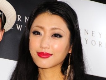 Soc voi thu nhap cua 'nu hoang phim nong' Nhat Ban hinh anh