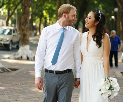 Ngo Phuong Lan tiet lo anh cuoi xinh dep ben chong Tay hinh anh