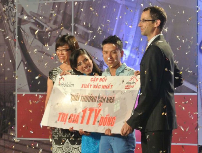 Vo chong ban com doat 1 ty dong o show thuc te Viet hinh anh