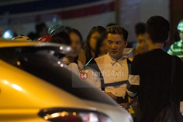 Dam Vinh Hung khong di an mung chien thang cung Thao My hinh anh