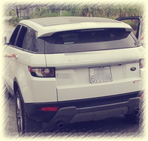 Tuấn Hưng và bạn gái.