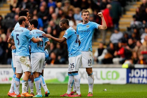 Man City co dam choi doi cong tai Anfield? hinh anh