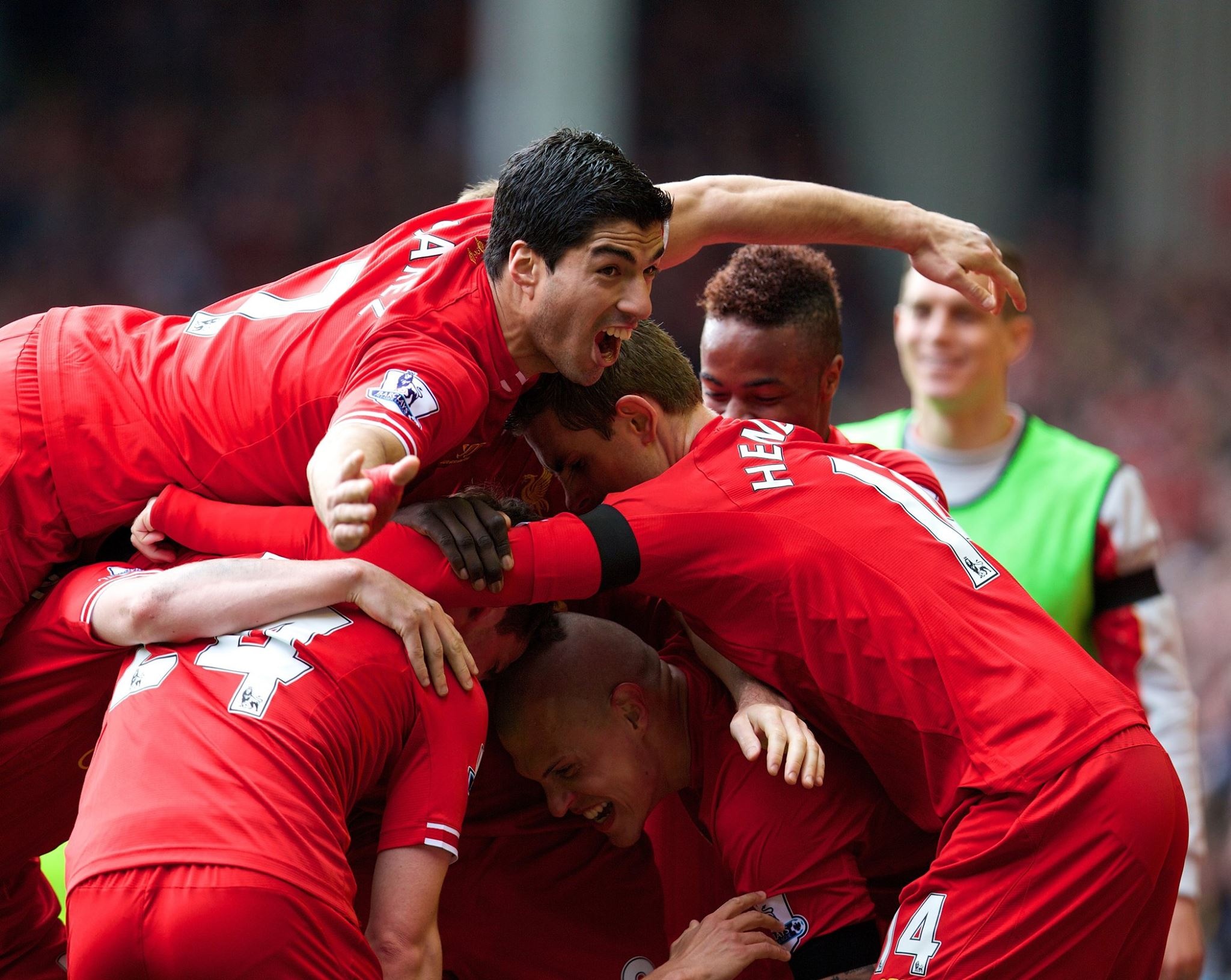 Liverpool: Doi truong vi dai va nhung chien binh qua cam hinh anh