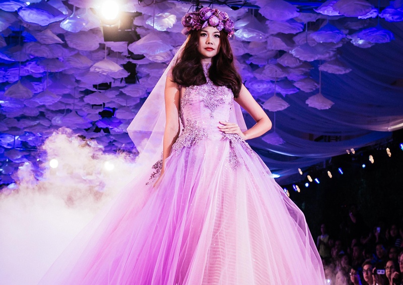 Thanh Hang noi bat voi vay cuoi tram trieu tren san dien hinh anh