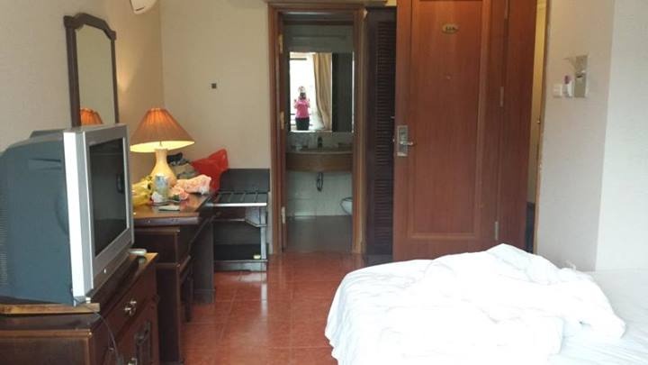 Doc gia chia se viec di du lich mua buc vao nguoi hinh anh