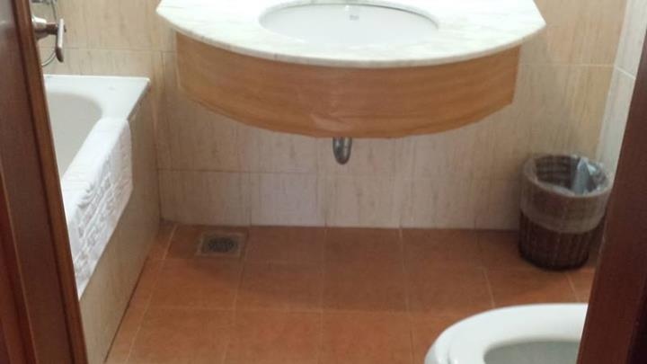 Còn đây là nhà tắm 