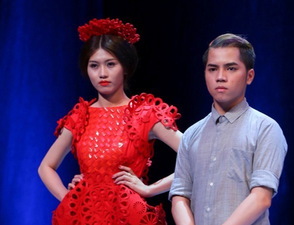 Quan quan 18 tuoi cua Project Runway: Tai khong doi tuoi? hinh anh