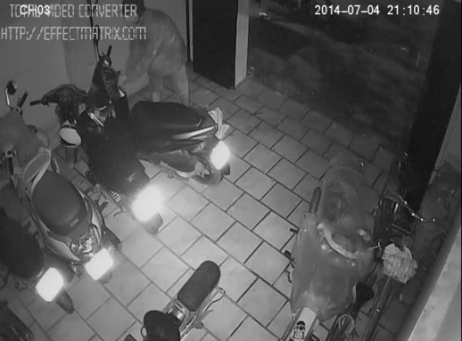 Clip trom pha khoa xe may trong vong 5 giay hinh anh