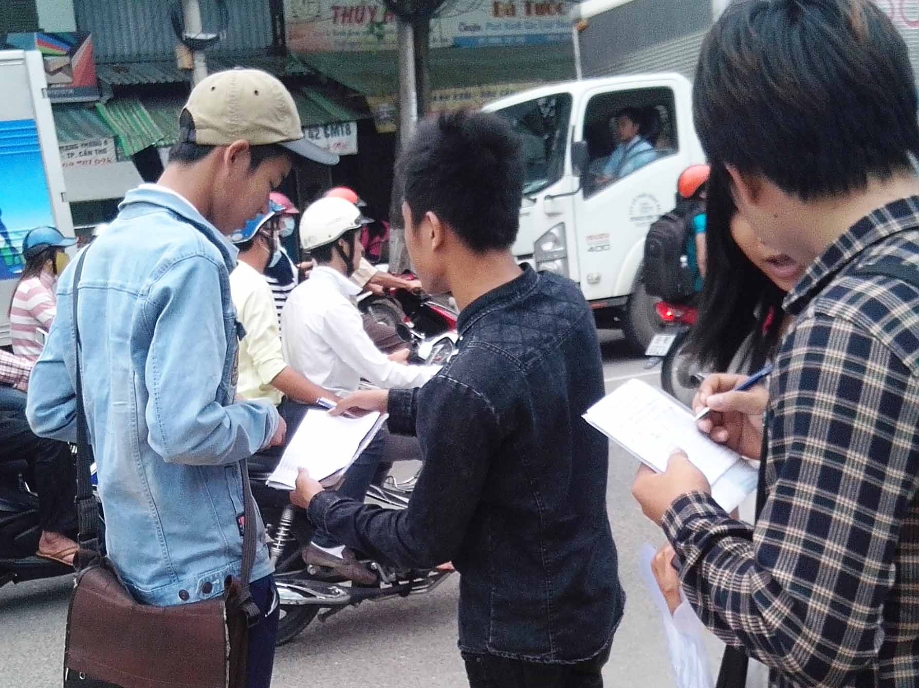 Sinh vien Can Tho buc xuc vi mua 60 cay tam gia 150.000 dong hinh anh