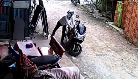 Clip trom xe trong mot phut tai Sai Gon hinh anh