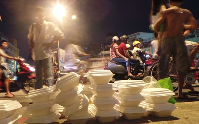 Làm từ thiện trong ngày cô hồn xảy ra án mạng khiến nhiều người lo lắng.