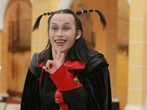 Nhung kieu toc kho nhin cuoi cua Hoai Linh hinh anh