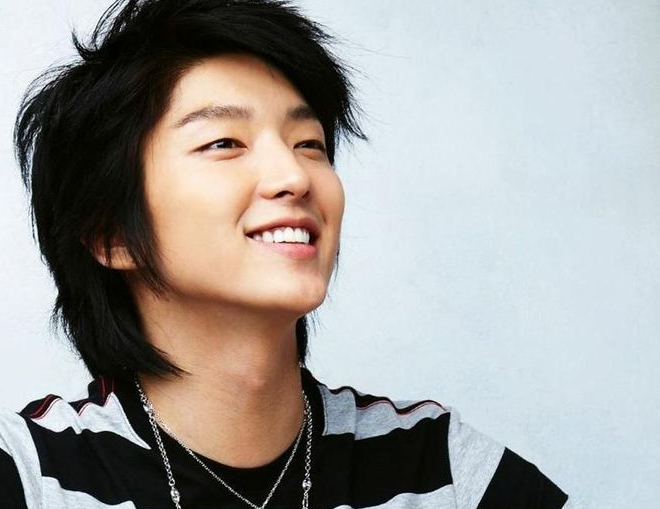 San pham vua ra mat cua Tien Viet bi to dao nhac Lee Jun Ki hinh anh