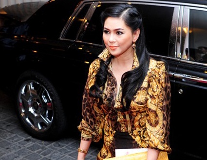 Me chong Ha Tang gay tranh cai voi phat ngon ve hang hieu hinh anh