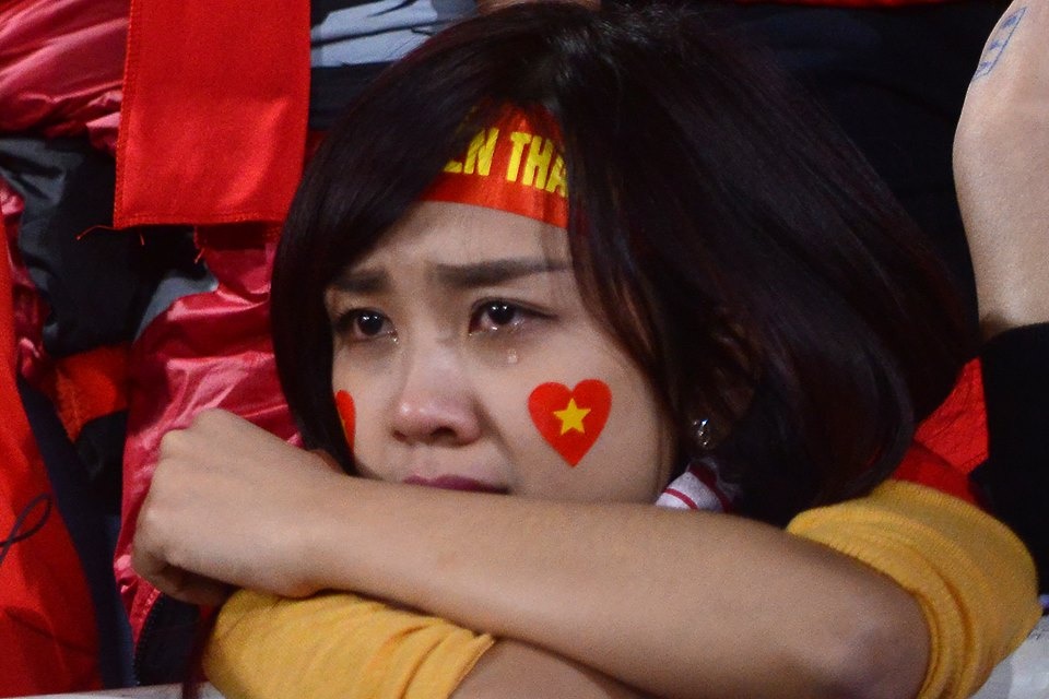 Giọt nước mắt đã rơi sau trận thua của ĐTVN.