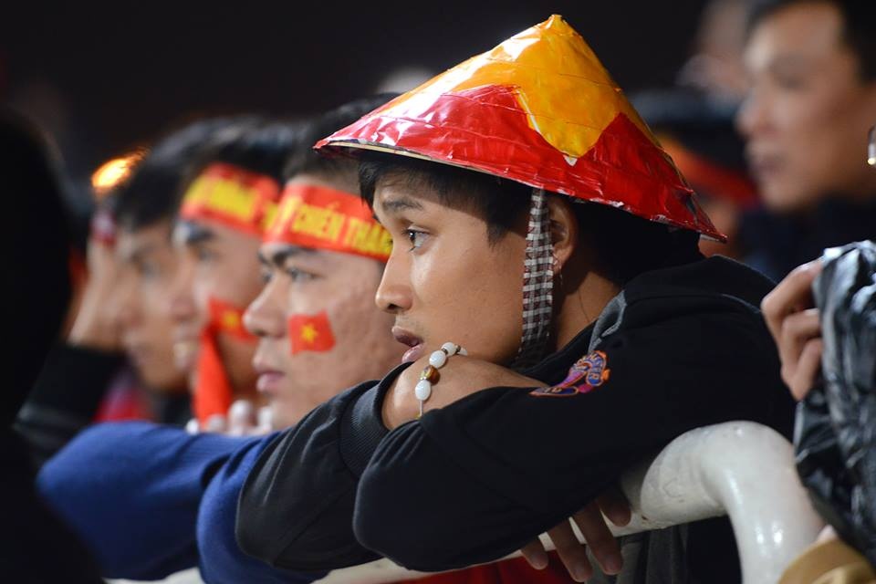 ‘Long tin danh cho DTVN roi xuong day’ hinh anh