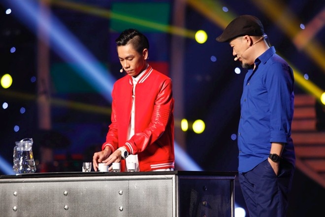 Thi sinh uong nham axit: Tai nan hay chieu tro? hinh anh